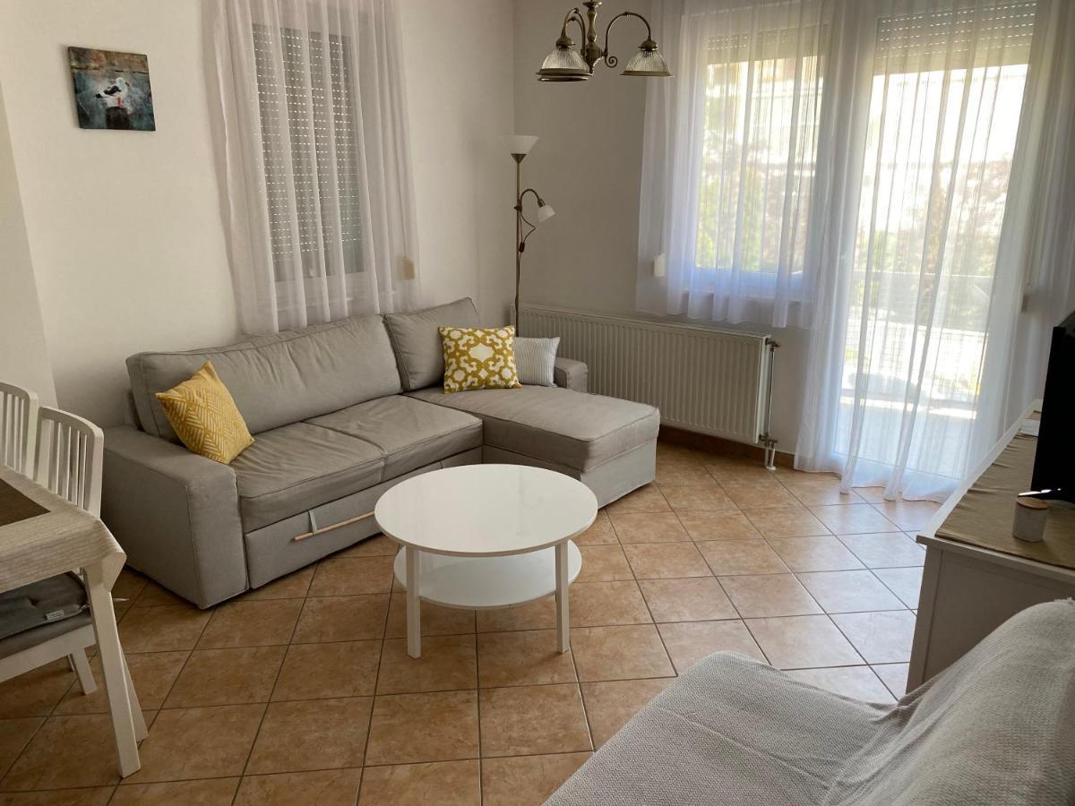 Apartamento Árnyas ház Balatonlelle Exterior foto